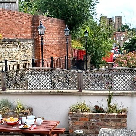 Central Ripon Apartment - View Of The Cathedral! エクステリア 写真