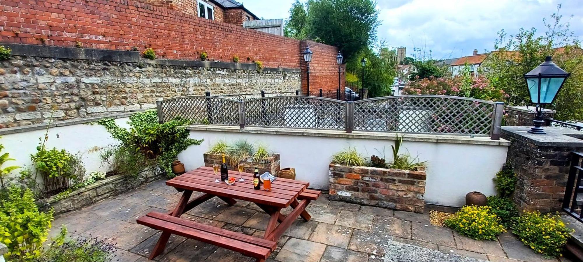Central Ripon Apartment - View Of The Cathedral! エクステリア 写真