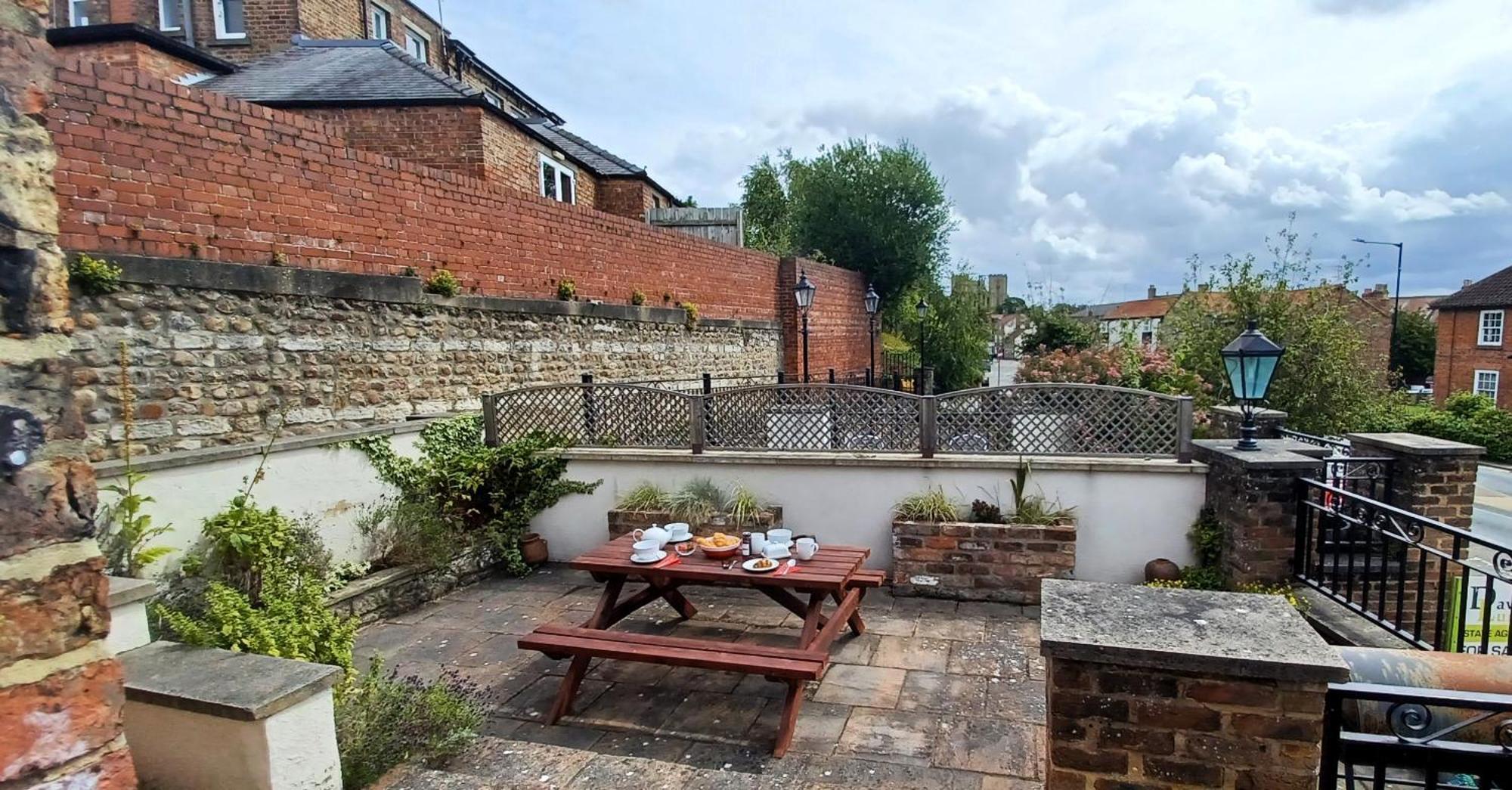 Central Ripon Apartment - View Of The Cathedral! エクステリア 写真